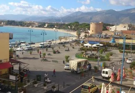Holiday home Mondello Beach House *