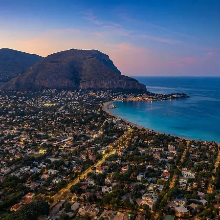 Mondello House Holiday home *