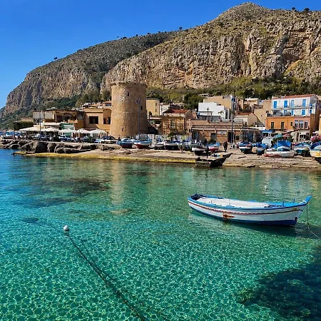 Mondello Beach House * פלרמו